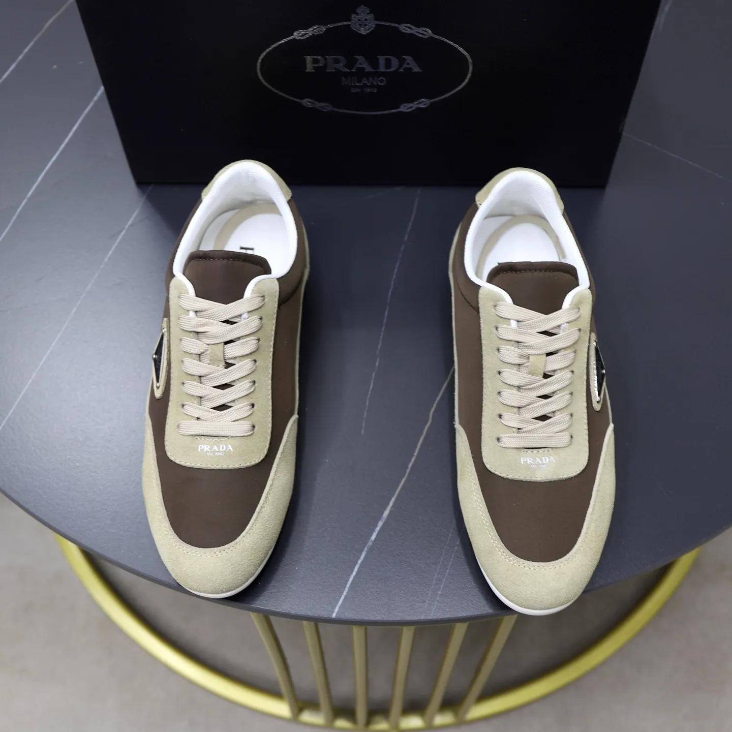 Men's shoes: 440💰🙅‍♂️🙅‍♂️🙅‍♂️ Brand: PRADA Standard code: 38–44 (45 can be customized) Level: Same as the official website Material: Original fabric Comfortable and breathable lining Lightweight and wear-resistant outsole Style category: Men's fashionable casual shoes and boots Running sneakers Distinguished luxury brand elements Top luxury Color: actual picture color
